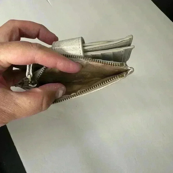 GRAY LEATHER WALLET - Picture 11 of 14